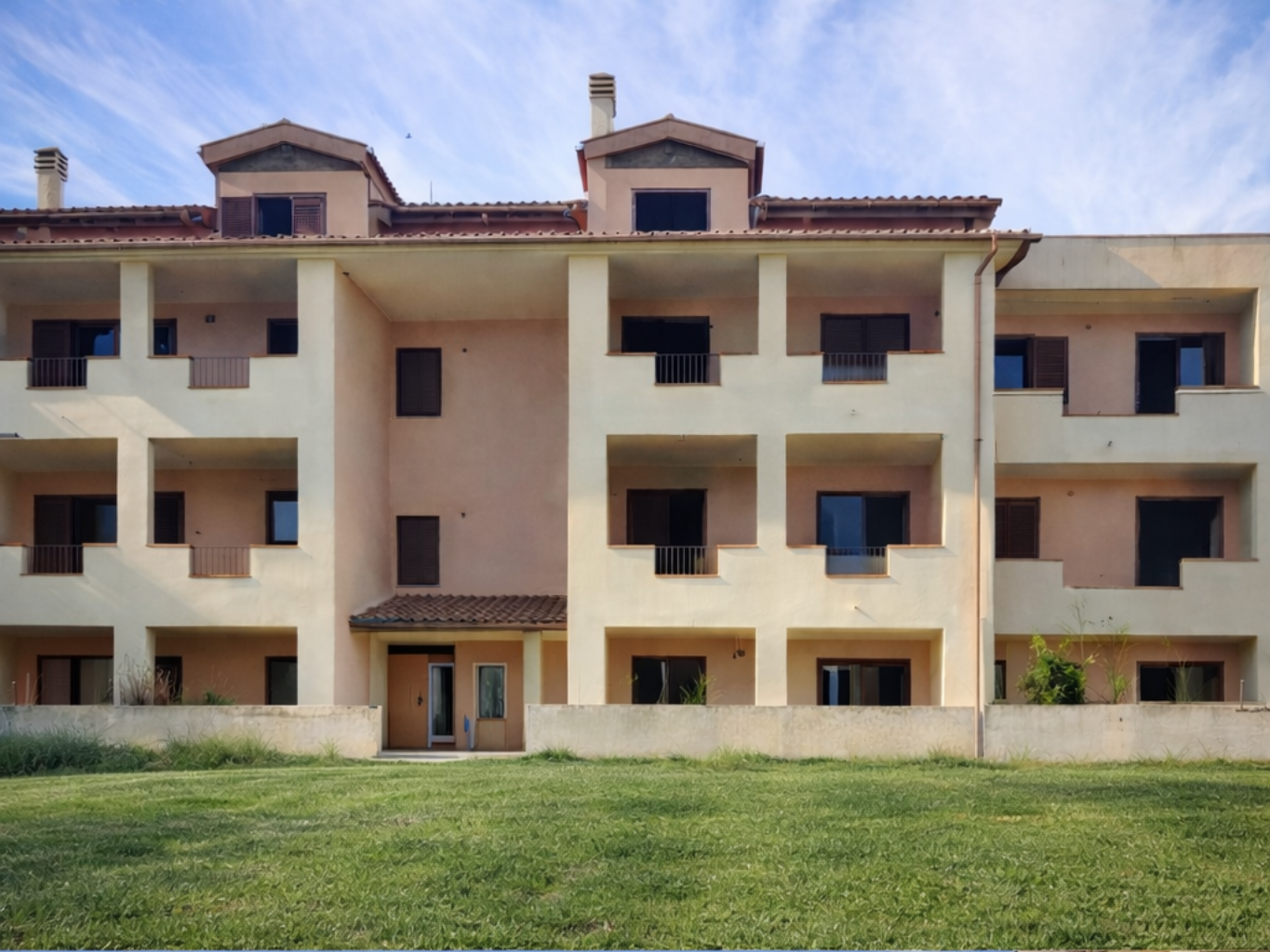 Mediterranean apartment building with terraces in Grosseto - conceptual rendering